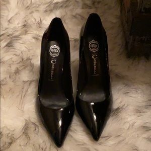 Jeffrey Campbell “darling” pump, black patent